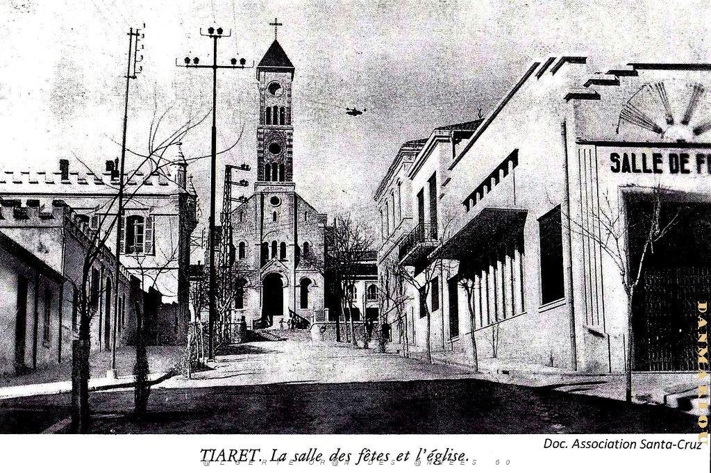 Tiaret - L'eglise et la salle des fetes.jpg